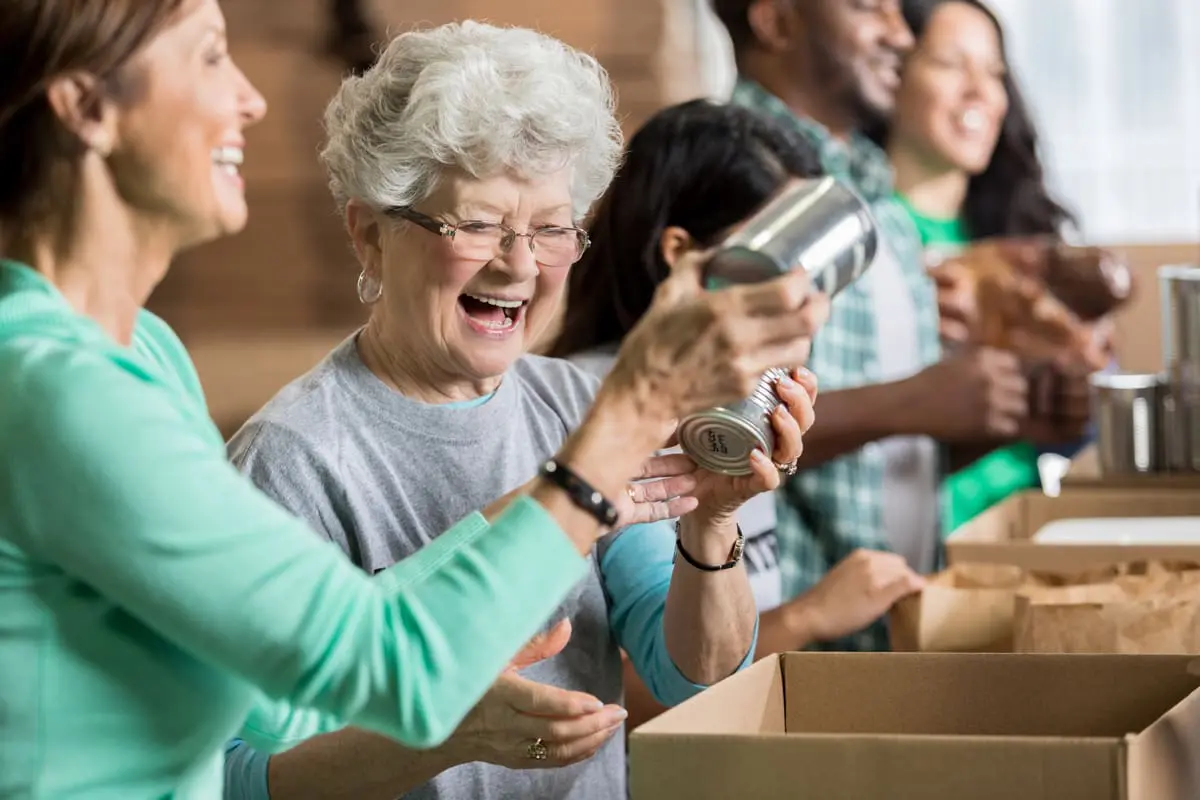 CBW-45337_MayBlog_iStock-623095684 women working at a canned food drive