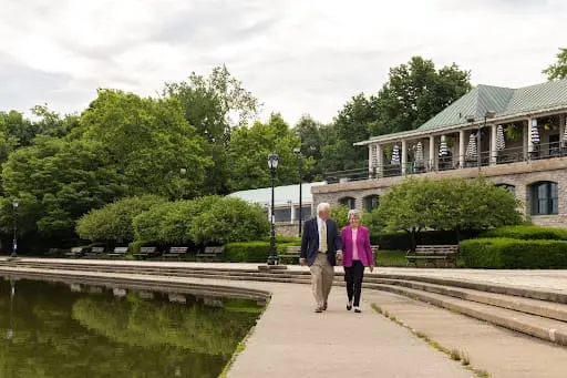 senior-living-downtown-1 (1)